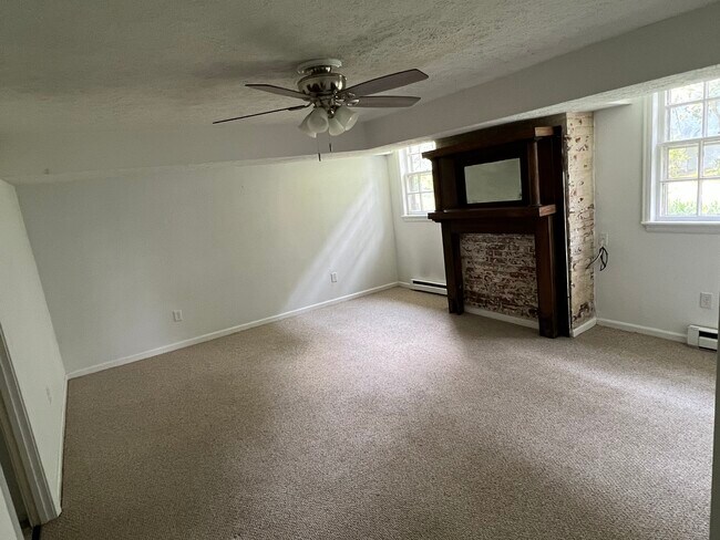 Living room - 15 x 13 - 2138 Rivermont Ave