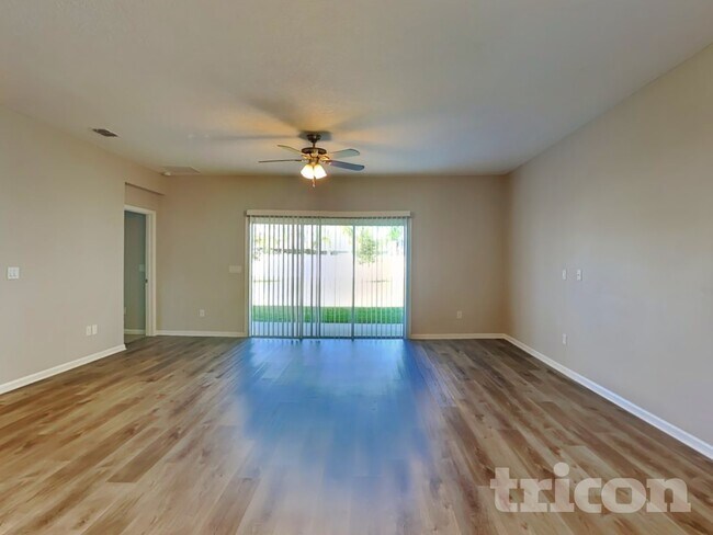 Foto del edificio - 124 Bloomfield Wy