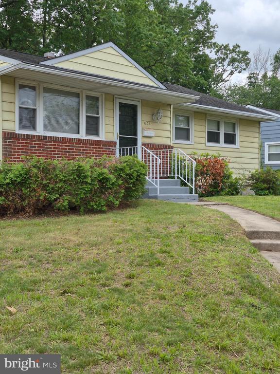 Foto principal - 1107 Hickory St