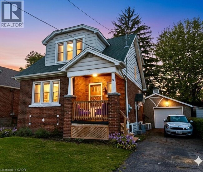 Photo du bâtiment - 74 E 15th St