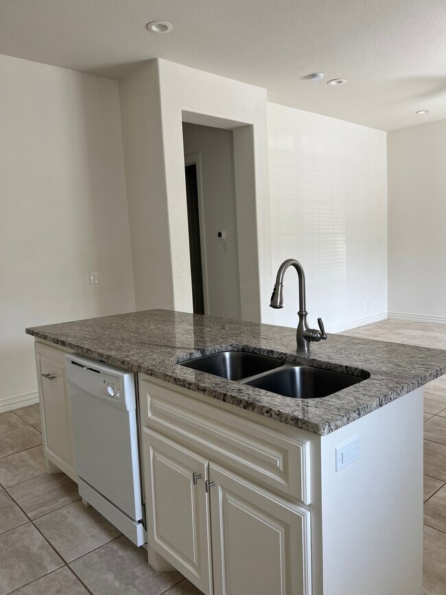 Building Photo - 2576 Appian Way