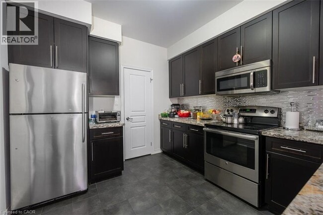 Building Photo - 40 Oakhaven Pl