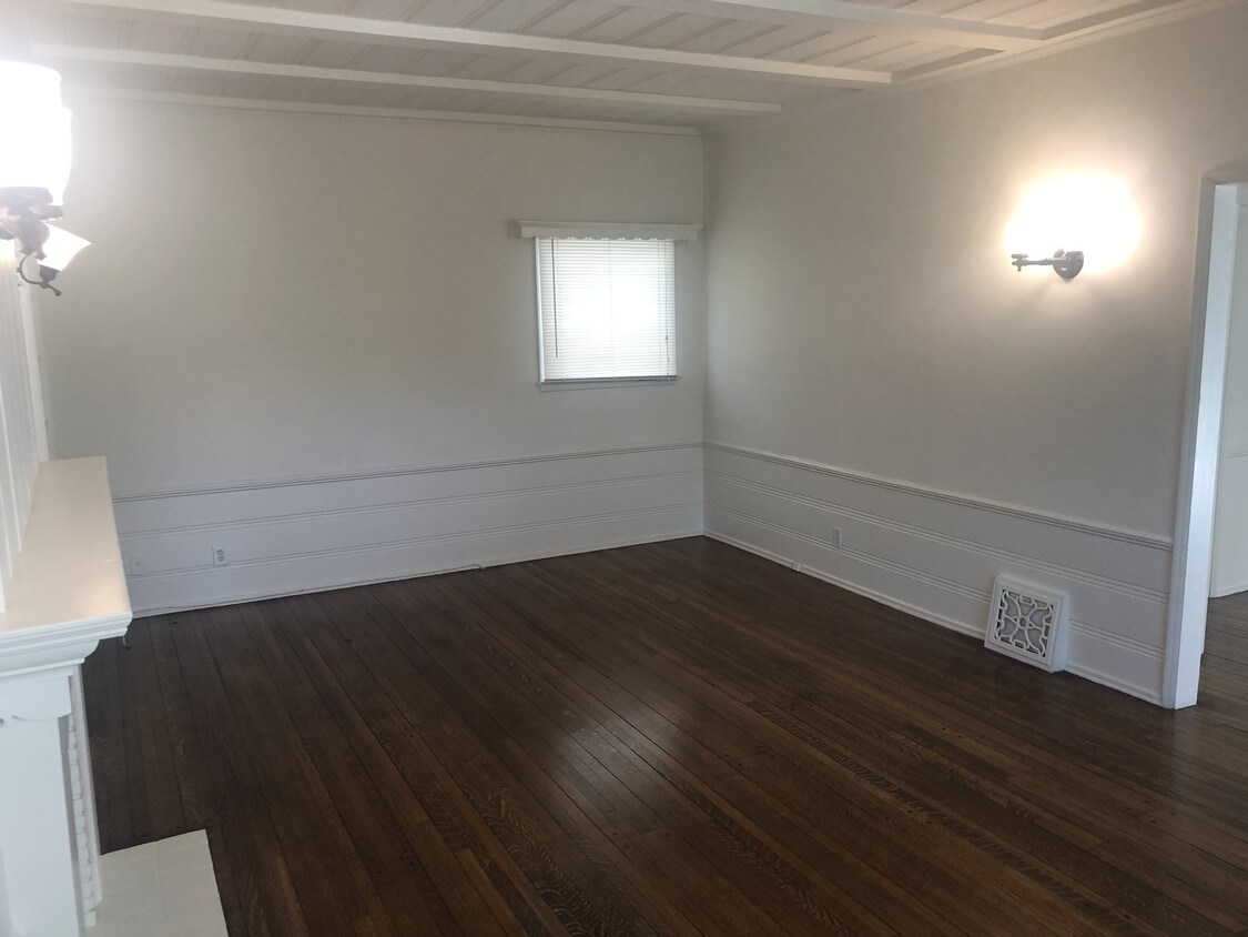 9619 Charleville Blvd, Beverly Hills, CA 90212 9619 Charleville Blvd