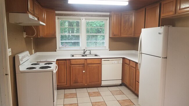 Building Photo - 3 Bedroom/1 Bath Home in Valdosta