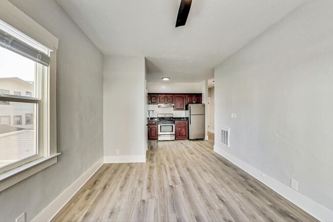 Building Photo - 1444 1st Ave Pl