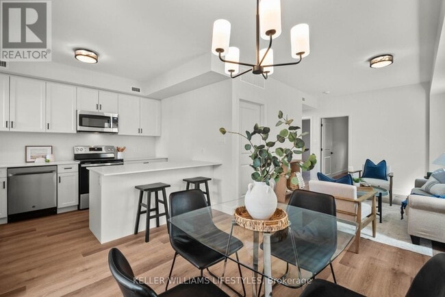 Building Photo - 470-470 Darcy Dr