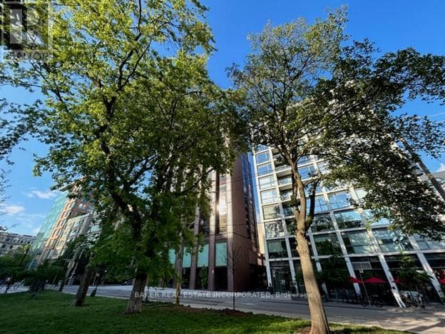 Building Photo - 39 Brant St