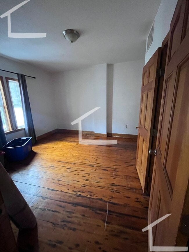 Photo - Great 6 bedroom 3 mins from Northeastern House