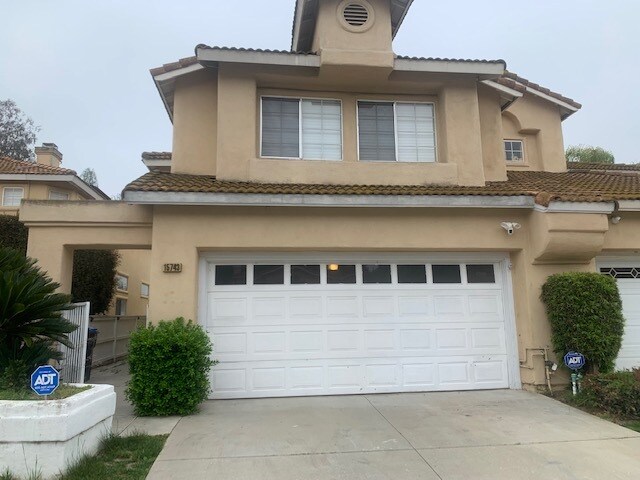 Primary Photo - 15743 Pepper St