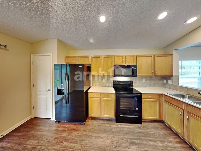 Building Photo - 329 Van Gogh Cir
