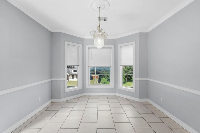 Building Photo - Beautiful Midway ISD Home