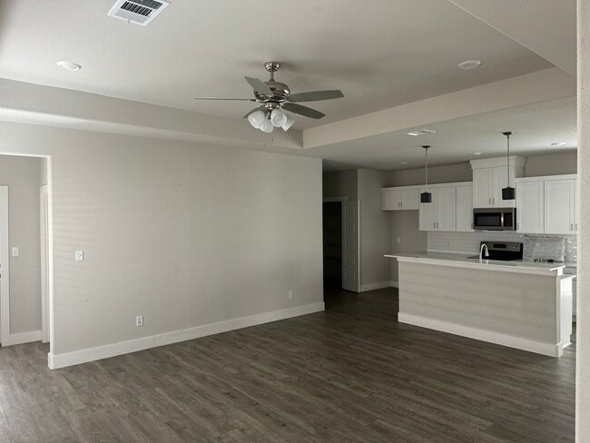 Building Photo - 688 The Cottages Dr