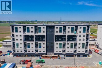 Building Photo - 4300 Laurier Pkwy