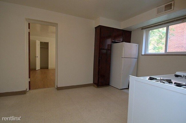 Foto del edificio - 1 br, 1 bath Apartment - 5552 Covode Street 9