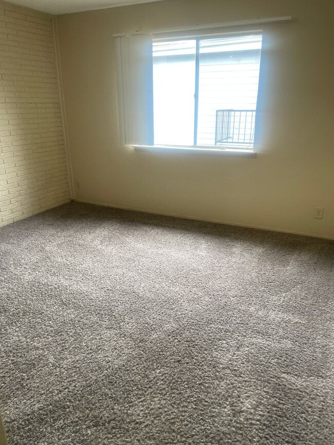 Foto del edificio - 2421 E 55th Pl
