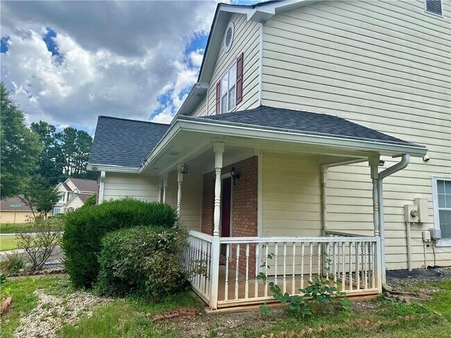 Building Photo - 665 Walnut Creek Dr NW