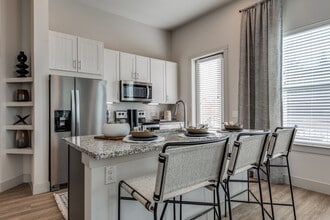 Building Photo - Collin Square