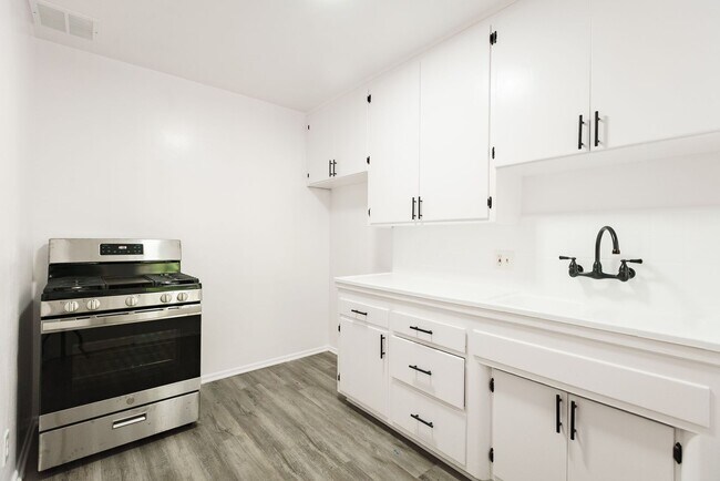 Foto del interior - 970 N. Serrano Ave.