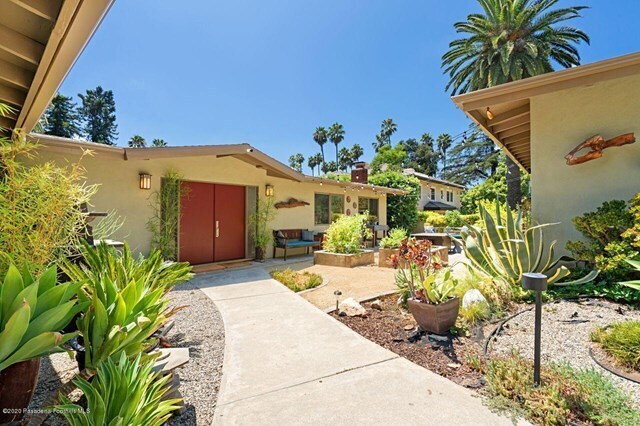 Foto del edificio - 1548 E Altadena Dr