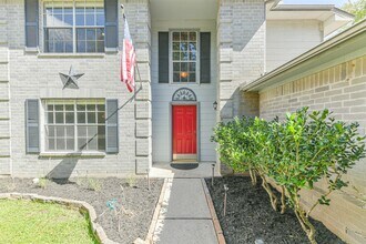 Building Photo - 1623 Stonehaven Village Cir