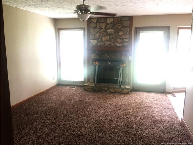 Building Photo - 6886 Kingsgate Dr