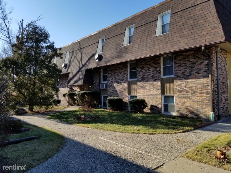 Primary Photo - 2 br, 1 bath Apartment - 206 W Washington St