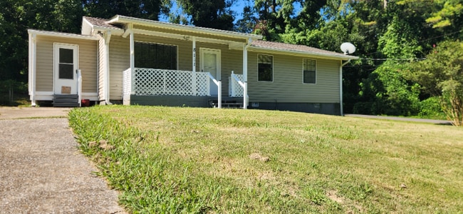 Building Photo - 8101 Skinner Ave