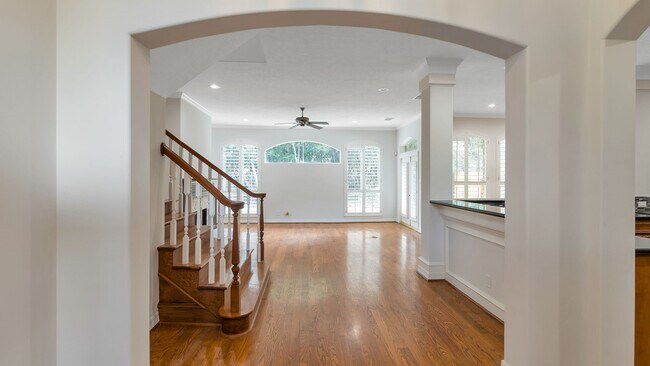 Foto del edificio - 14918 Plantation Oak Dr