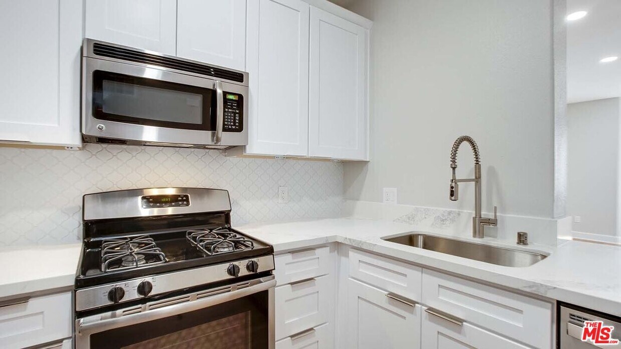 Foto principal - 5557 W 6th St