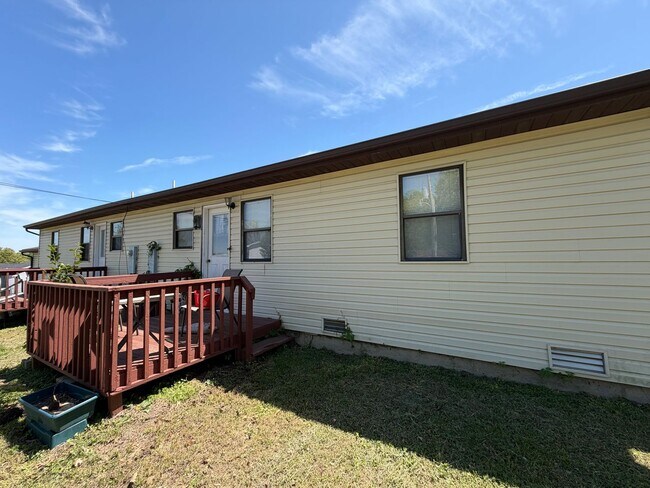 Foto del edificio - Cozy 2 Bedroom Duplex!