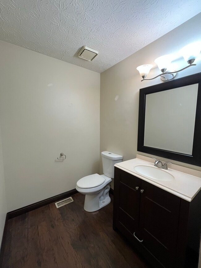 Building Photo - 1581 Park Place Dr