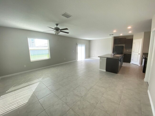 Building Photo - 7127 Samuel Ivy- Beautiful 2 story Tampa home