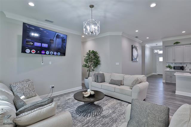 Foto del edificio - 5433 Fallbrook Dr