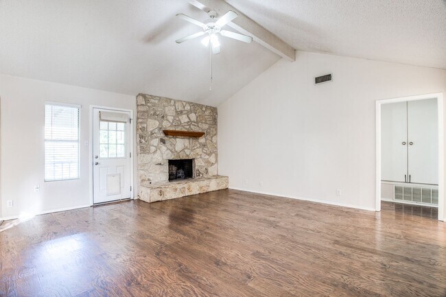 Building Photo - Cute One Story 3 Bedroom Brushy Creek Home