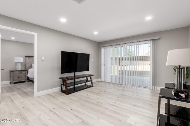 Foto del edificio - 4354 N 82nd St