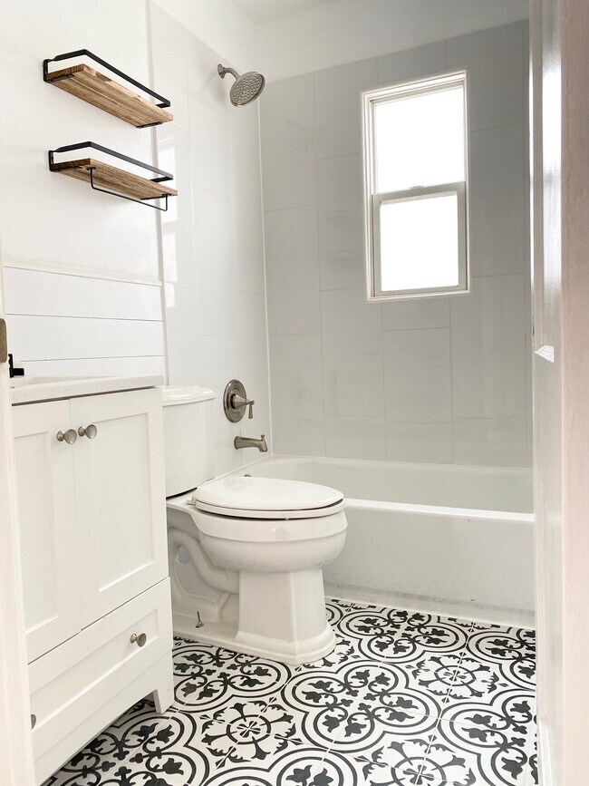 Bathroom - 4050 S Sherman St