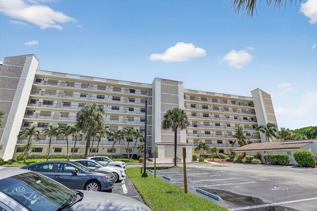 Building Photo - 10310 S Ocean Dr