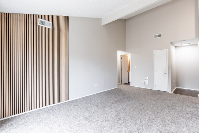 Building Photo - Cedar Trails