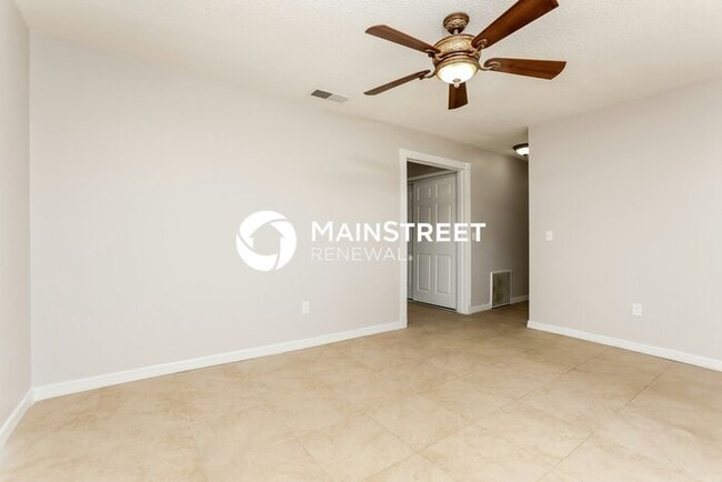 Building Photo - 3 Bedroom Pet-Friendly Home in Deltona, FL with Main Street Renewal