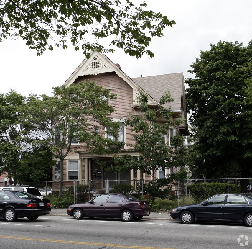 Building Photo - 232 Elmwood Ave