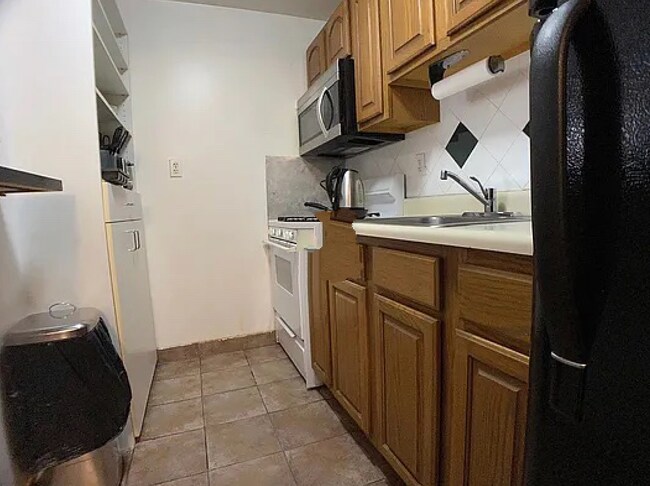 Foto del edificio - 240 E 112th St