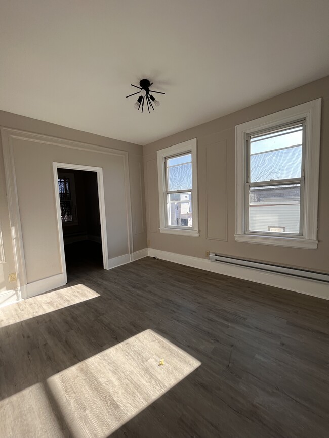 52 Greenville Ave 3R - 50 Greenville Ave