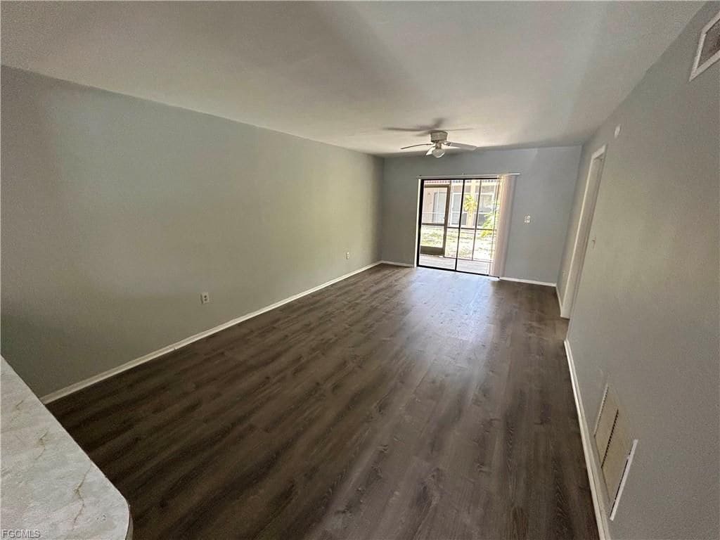 Foto principal - 2690 Park Windsor Dr