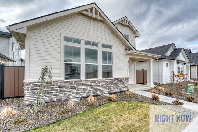 Foto del edificio - 2211 E Hidcote St