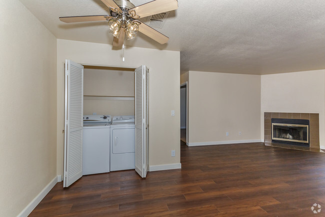 1 HAB, 1 BA: 718 ft² - Wind Chase Apartments