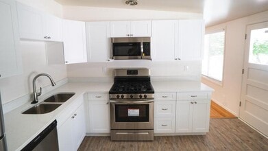 Building Photo - 5558 S Somerset Way