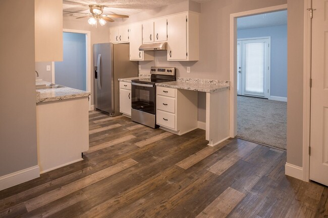Building Photo - Sharp 3 bed 2 ba with storage shed