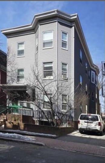 Primary Photo - 7 Story St