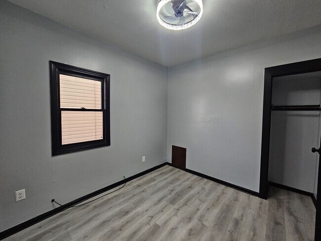 Building Photo - 6100 Hough Ave