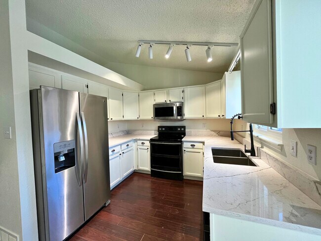 Building Photo - 12267 Forest Way